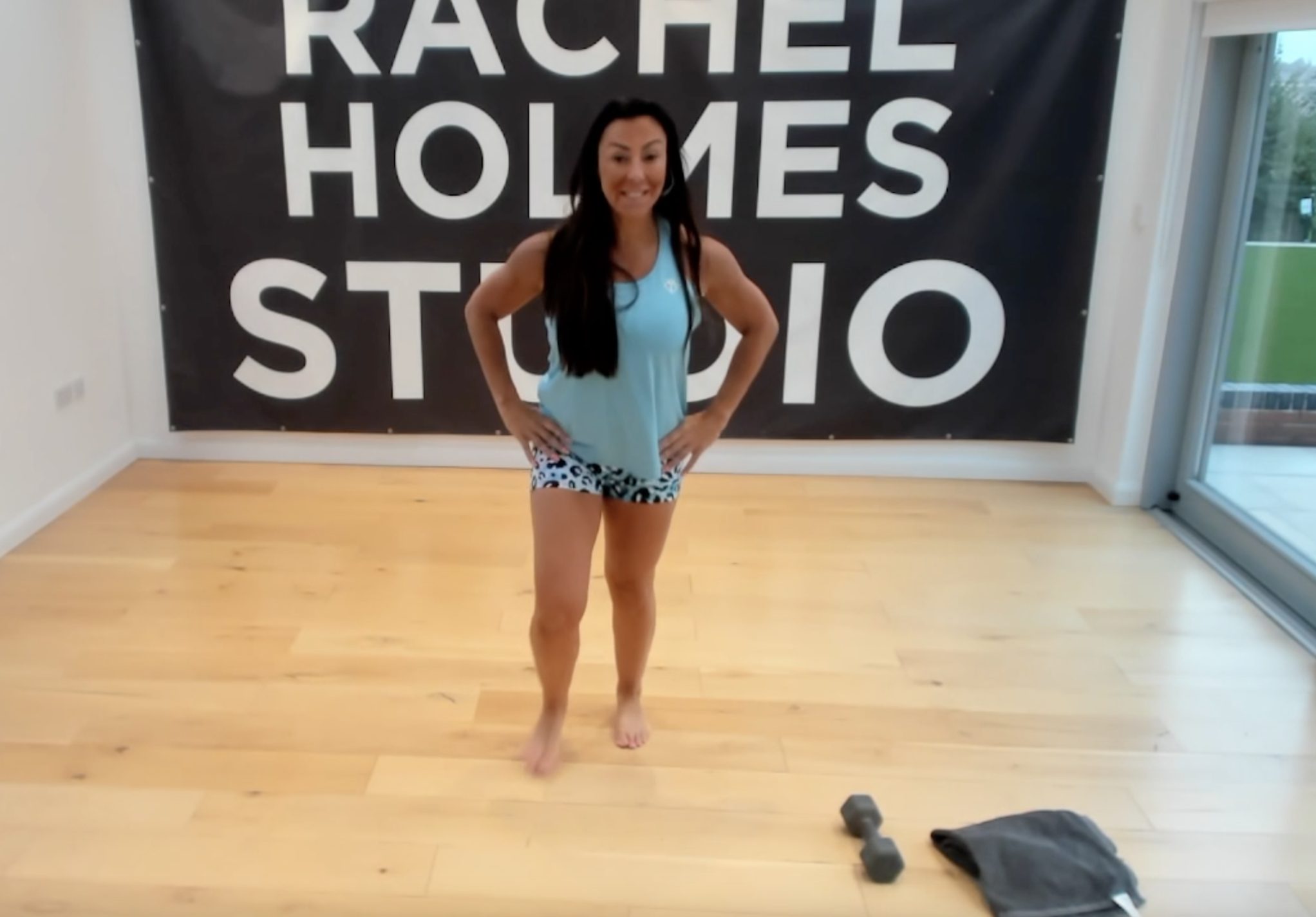 1 Weight Barefoot Conditioning 30 Minute Pilates Intervals 10 Kick